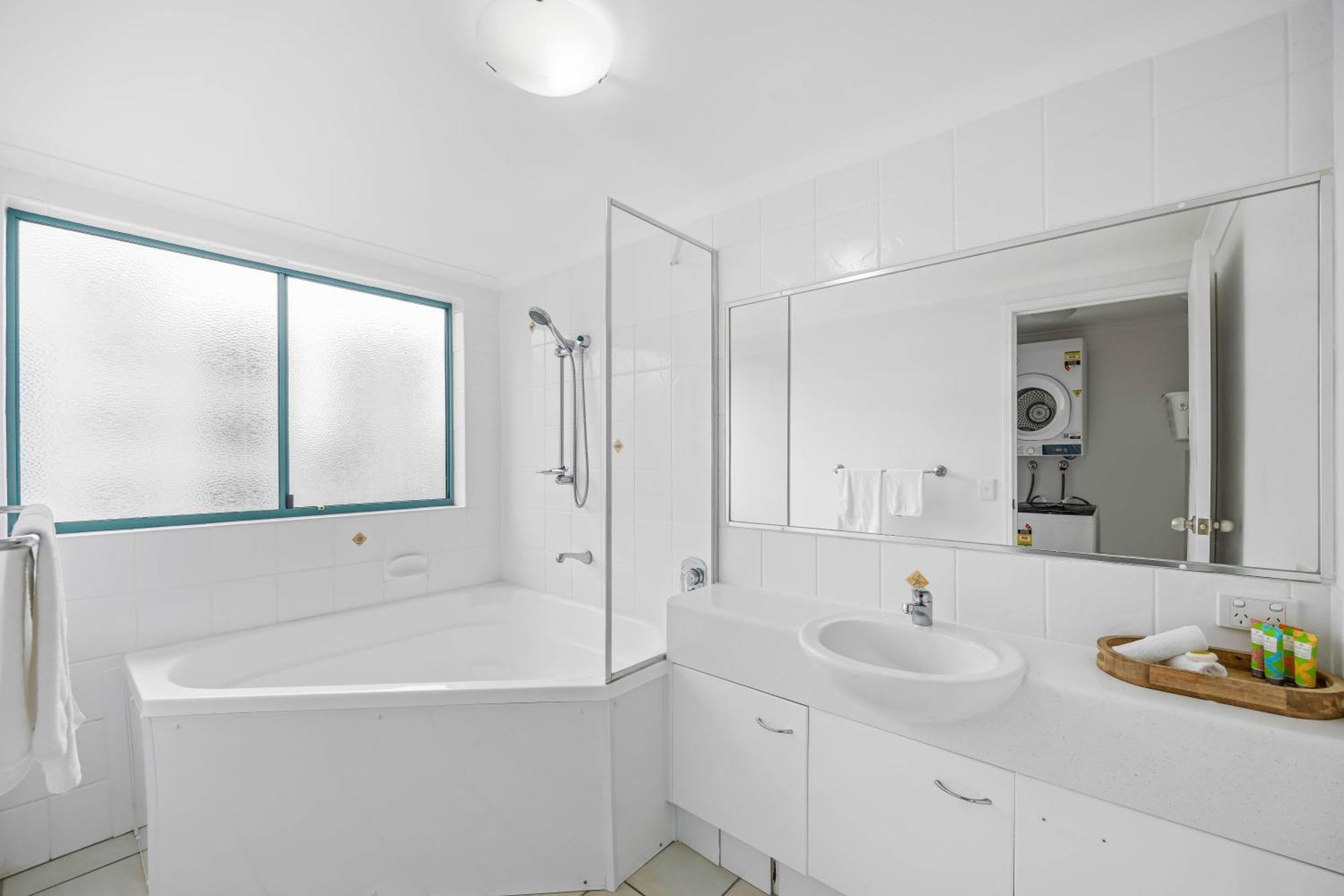 Sunshine Towers Boutique Apartments มารูชิดอร์ ภายนอก รูปภาพ